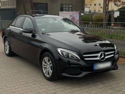 Schwarz Gebraucht 2015 Mercedes C200 Limousine | 10.500 €