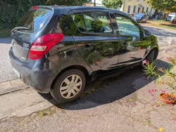 Schwarz Gebraucht 2011 Hyundai i20 Kleinwagen | 1.500 € (Fairer Preis)