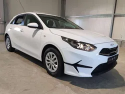 Weiss Neu 2025 Kia Ceed Best Limousine | 23.190 € (Fairer Preis)