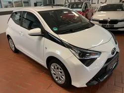 Pianosaweiss Gebraucht 2021 Toyota Aygo X-play Kleinwagen | 8.290 € (Fairer Preis)