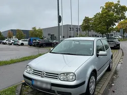 Silber Gebraucht 2001 VW Golf IV Kleinwagen | 2.500 € (Teuer)