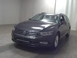Weiss Gebraucht 2023 VW Passat R Kombi | 27.979 € (Fairer Preis)