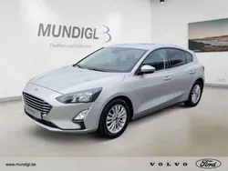 318) polarsilber metallic (silber Gebraucht 2021 Ford Focus Titanium Limousine | 19.910 € (Fairer Preis)