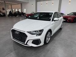 Weiß Gebraucht 2022 Audi A3 Sportback S-Line Limousine | 20.900 € (Guter Preis)