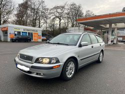 Grau Gebraucht 2002 Volvo V40 Comfort Limousine | 2.250 € (Fairer Preis)