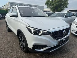 Weiß Gebraucht 2021 MG ZS Luxury Limousine | 12.495 € (Guter Preis)