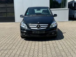 Schwarz Gebraucht 2006 Mercedes B180 Van / Kleinbus | 7.490 € (Teuer)