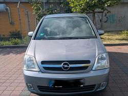 Silber Gebraucht 2005 Opel Meriva Van / Kleinbus | 1.300 € (Superpreis)