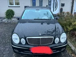 Schwarz Gebraucht 2004 Mercedes E320 Avantgarde Limousine | 5.500 € (Etwas zu teuer)