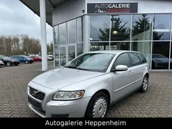 Silver metallic / metallic Gebraucht 2009 Volvo V50 Kinetic Kombi | 1.700 € (Guter Preis)