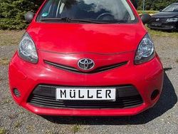 Rot Gebraucht 2014 Toyota Aygo Basis Kleinwagen | 3.499 € (Guter Preis)