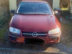 Rot Gebraucht 1997 Opel Omega Limousine | 500 €
