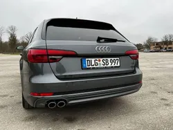 Grau Gebraucht 2016 Audi A4 Sport Kombi | 21.000 € (Etwas zu teuer)