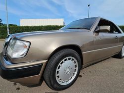 Beige Gebraucht 1990 Mercedes E300 Coupé | 10.800 €