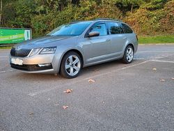 Grau Gebraucht 2018 Skoda Octavia Clever Kombi | 15.500 € (Guter Preis)