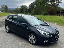 Schwarz Gebraucht 2015 Kia Ceed Kleinwagen | 9.099 € (Etwas zu teuer)