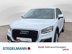 Weiß Gebraucht 2016 Audi Q2 Design SUV | 16.390 € (Guter Preis)