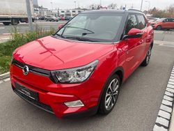 Rot Gebraucht 2017 Ssangyong (KGM) Tivoli Sapphire SUV | 8.900 € (Fairer Preis)