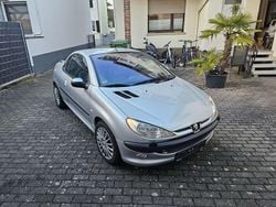Silber Gebraucht 2002 Peugeot 206 CC Platinum Cabrio | 3.500 € (Teuer)
