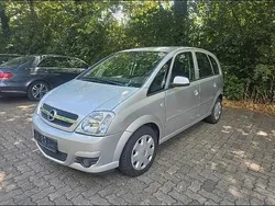 Grau Gebraucht 2005 Opel Meriva Van / Kleinbus | 3.500 € (Etwas zu teuer)