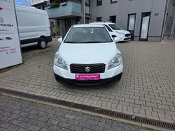 Weiß Gebraucht 2014 Suzuki SX4 S-Cross Comfort SUV | 9.890 € (Fairer Preis)