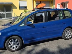 Blau Gebraucht 2010 VW Touran Van / Kleinbus | 6.900 € (Guter Preis)