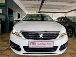 Weiß Gebraucht 2019 Peugeot 308 Style Limousine | 11.700 € (Fairer Preis)