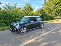 Schwarz Gebraucht 2005 Mini John Cooper Works Kleinwagen | 3.900 € (Fairer Preis)