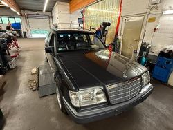 Schwarz Gebraucht 1992 Mercedes 200 Kombi | 6.750 €