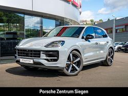 Grau Gebraucht 2025 Porsche Cayenne GTS SUV | 147.800 € (Fairer Preis)