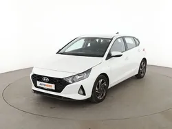 Weiß Gebraucht 2021 Hyundai i20 Intro Edition Limousine | 15.950 € (Fairer Preis)