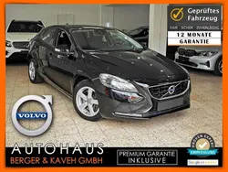 Schwarz Gebraucht 2014 Volvo V40 You! Kombi | 12.450 € (Fairer Preis)