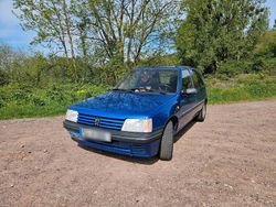 Blau Gebraucht 1995 Peugeot 205 Forever Kleinwagen | 2.200 €
