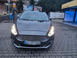 Grau Gebraucht 2017 Ford S-MAX S Van / Kleinbus | 13.000 € (Guter Preis)