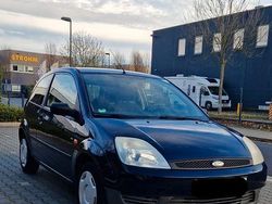 Blau Gebraucht 2004 Ford Fiesta Limousine | 2.500 € (Teuer)