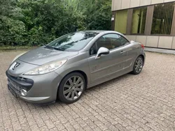 Grau Gebraucht 2008 Peugeot 207 CC Sport Cabrio | 3.990 € (Etwas zu teuer)