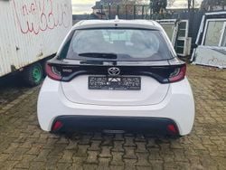 Weiß Gebraucht 2022 Toyota Yaris Comfort Limousine | 12.900 € (Guter Preis)