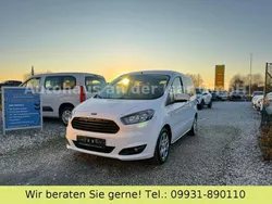 Weiß Gebraucht 2017 Ford Tourneo Courier Trend Van / Kleinbus | 10.890 € (Etwas zu teuer)