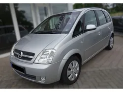Silber Gebraucht 2005 Opel Meriva Cosmo Van / Kleinbus | 2.500 € (Etwas zu teuer)