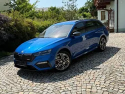 Raceblau metallic Gebraucht 2024 Skoda Octavia RS Kombi | 35.550 € (Fairer Preis)