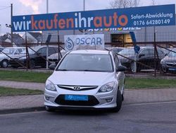 Silber Gebraucht 2012 Hyundai i30 Classic Limousine | 1.999 €