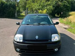 Schwarz Gebraucht 2003 Renault Clio II Limousine | 1.000 €