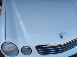 Weiß Gebraucht 1999 Mercedes E280 Elegance Limousine | 11.900 €