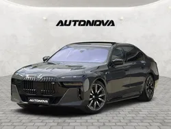 Dravitgrau Gebraucht 2024 BMW M760e M Sport Limousine | 115.000 € (Etwas zu teuer)