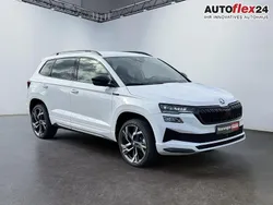 Schwarz metallic Neu 2025 Skoda Karoq SportLine SUV | 39.390 € (Fairer Preis)