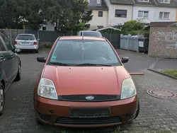 Orange Gebraucht 2003 Ford Fiesta Kleinwagen | 600 € (Guter Preis)