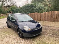 Grau Gebraucht 2006 Ford Fiesta Futura Limousine | 1.290 € (Guter Preis)