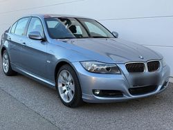 Blau Gebraucht 2010 BMW 330 Limousine | 17.800 € (Teuer)