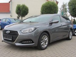 Braun Gebraucht 2016 Hyundai i40 Trend Limousine | 12.990 € (Fairer Preis)