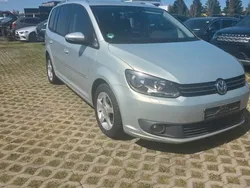 Silber Gebraucht 2010 VW Touran Highline Van / Kleinbus | 5.199 € (Guter Preis)
